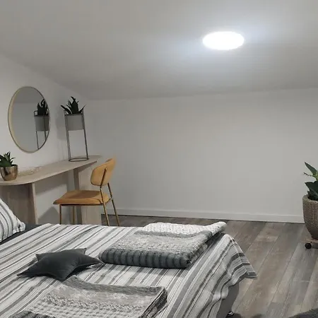 Ulika Apartament *